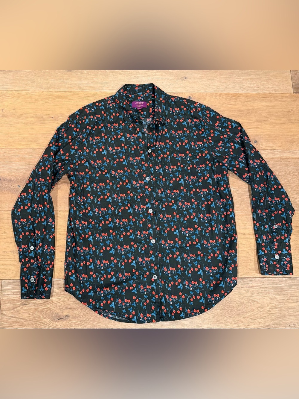 J.CREW Liberty Fabric Strawberry Print Lightweight Button-Up Cotton Shirt Sz 6 - Picture 3 of 8
